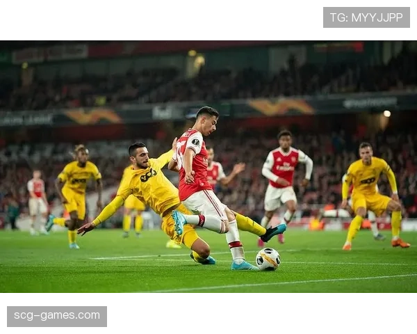 库杜斯与马丁内利:冲击型边锋的两种路径解析 库杜斯与马丁内利:冲击型边锋的两种路径解析