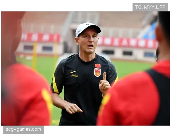 孙颖莎穿队服挤地铁，十分钟后下车拎着大牌购物袋——这反差有点让人懵